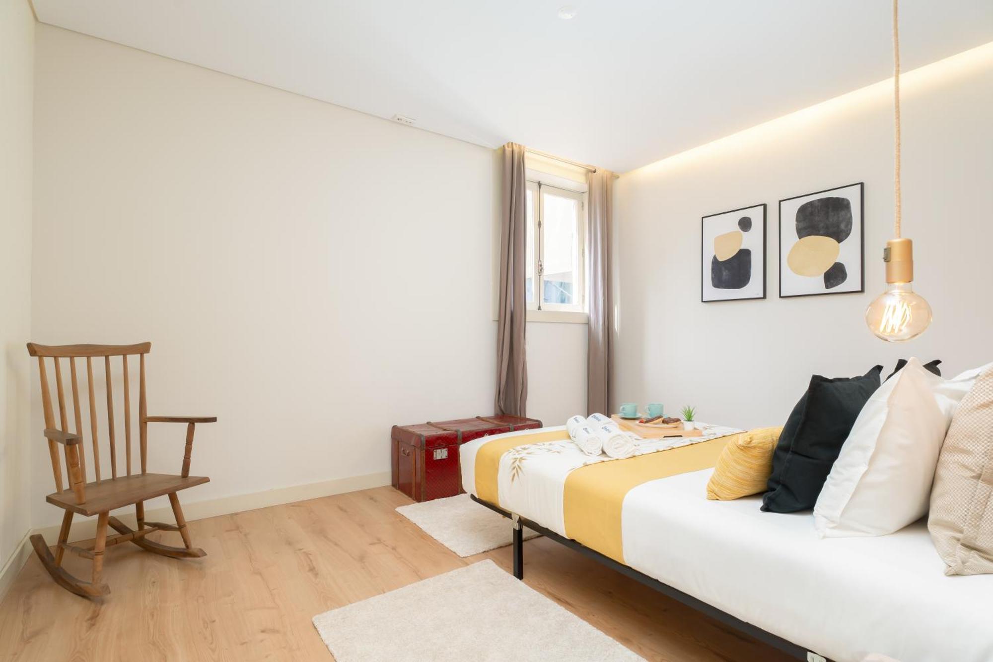 Host Wise - Colorful Bright Flat With Balcony Apartment Порто Стая снимка