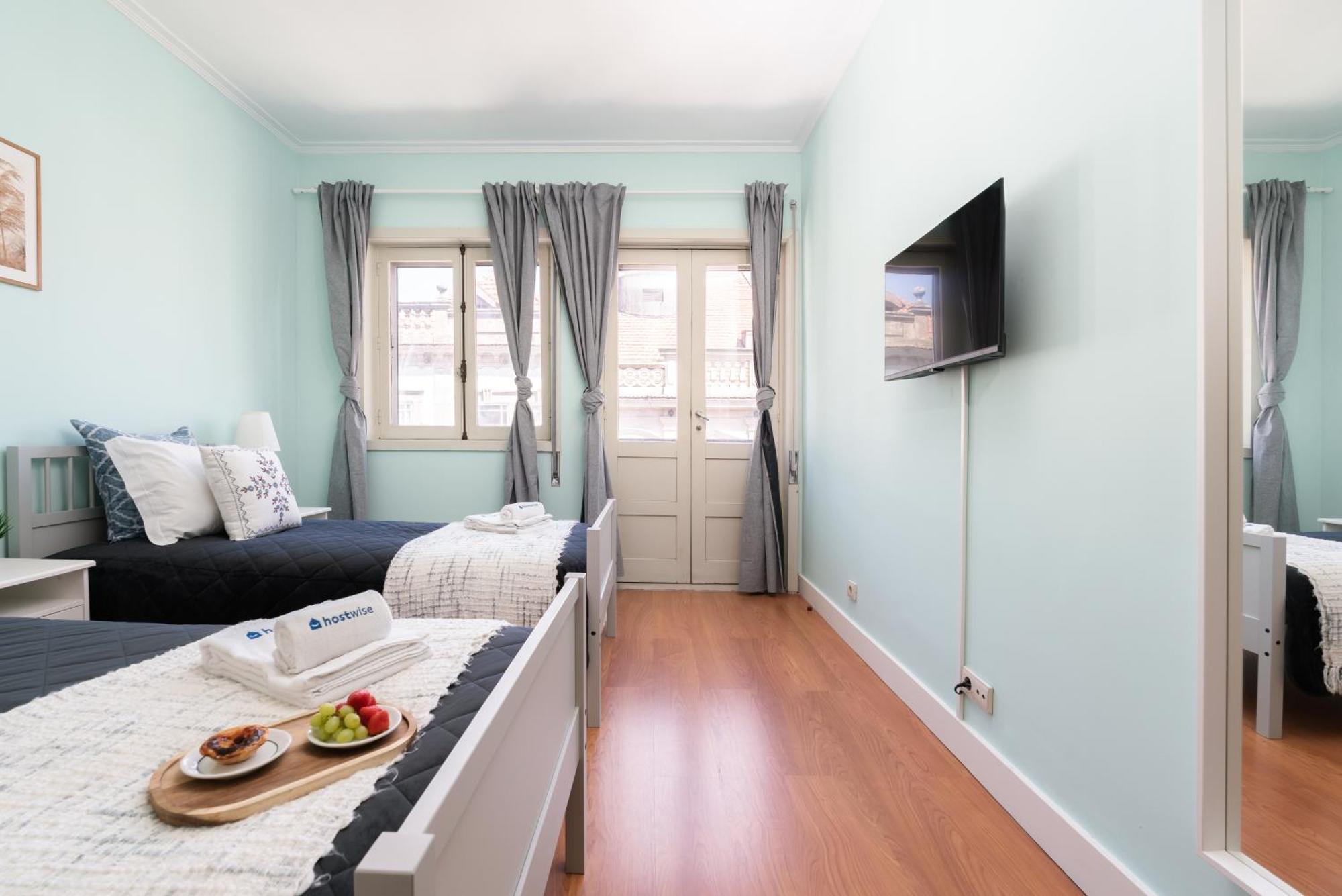 Host Wise - Colorful Bright Flat With Balcony Apartment Порто Стая снимка