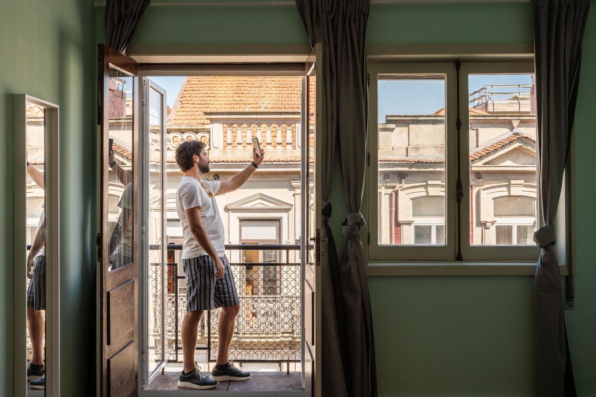Host Wise - Colorful Bright Flat With Balcony Apartment Порто Екстериор снимка